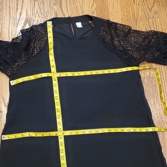 BLACK SHIFT DRESS WITH LACE BELL SLEEVES FLOWY A-LINE SIZE LARGE SWING TRAPEZE - Picture 9 of 10